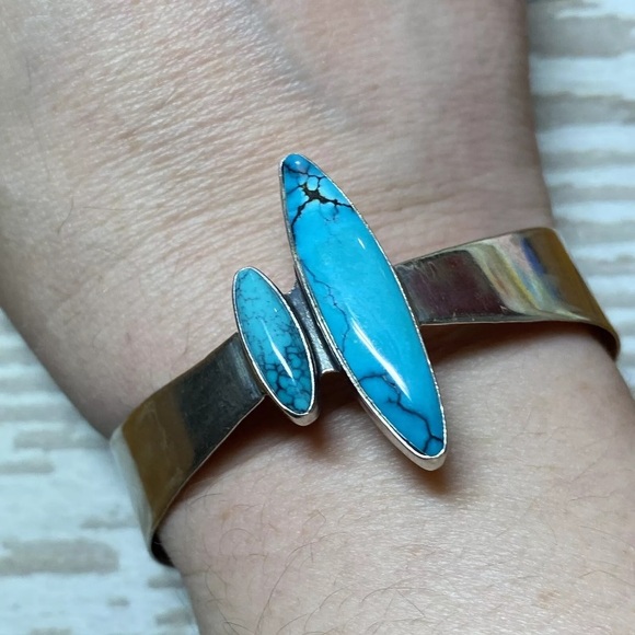Vintage mod blue turquoise sterling silver cuff bracelet